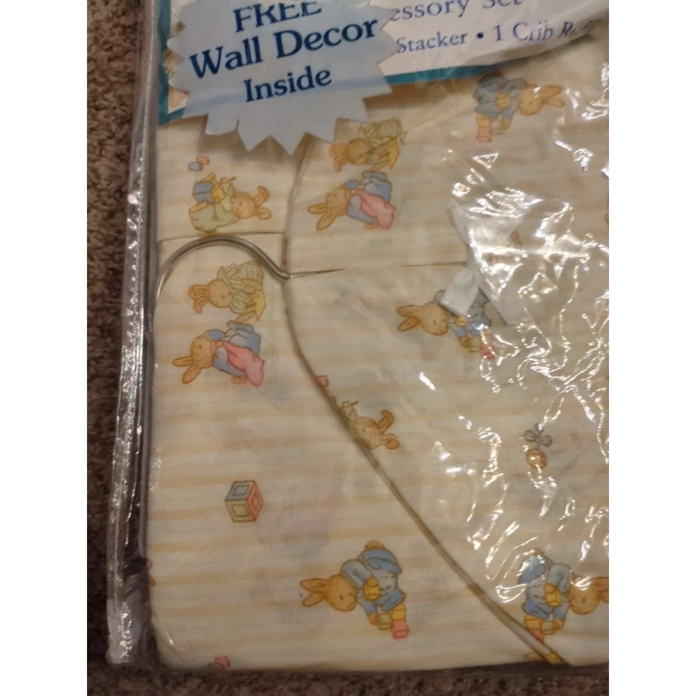 Springmaid Holly Pond 2 Piece Nursery Accessory Set. Ruffle, Diaper Stacker Nos